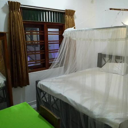 Hikkaduwa Family Inn Luaran gambar