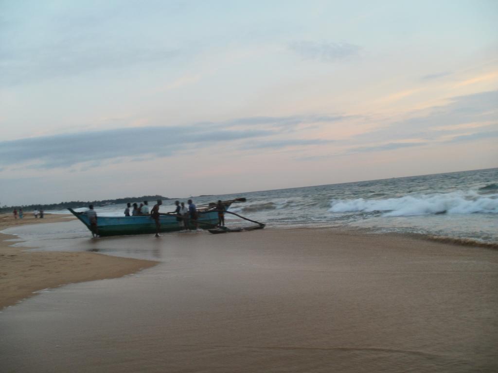 Hikkaduwa Family Inn Luaran gambar