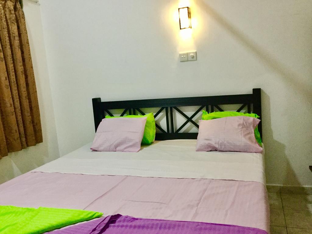 Hikkaduwa Family Inn Luaran gambar