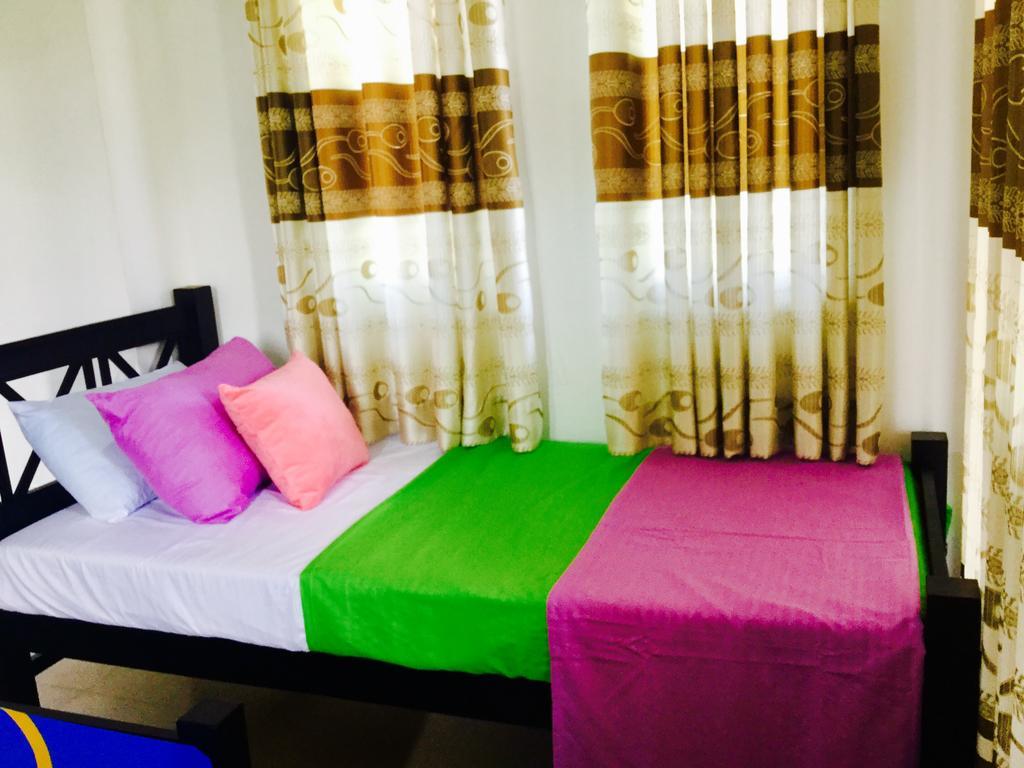 Hikkaduwa Family Inn Luaran gambar