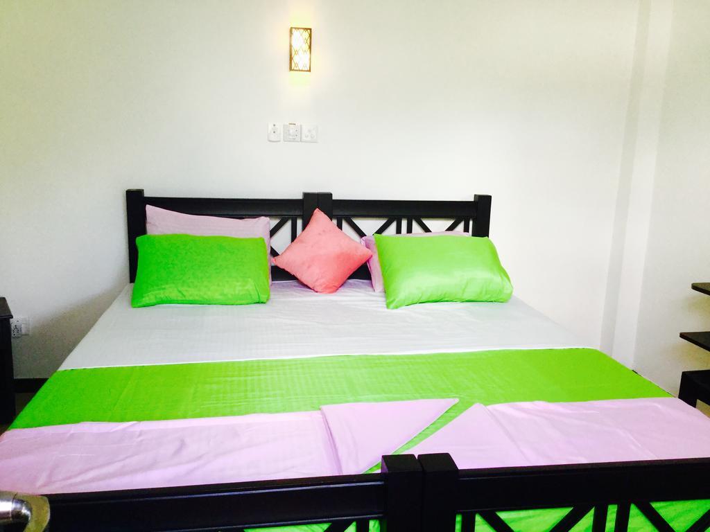 Hikkaduwa Family Inn Luaran gambar