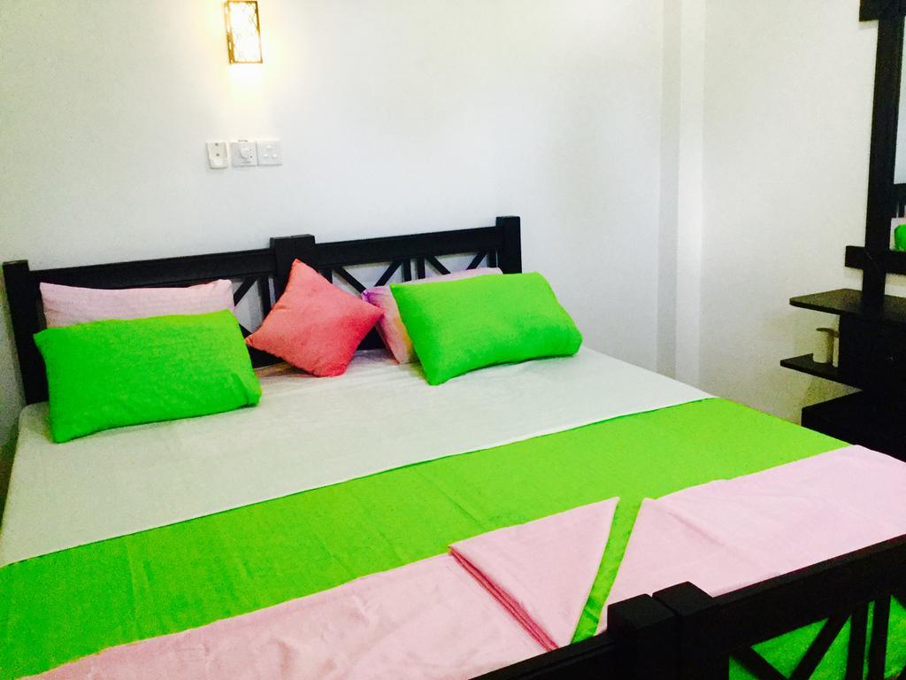 Hikkaduwa Family Inn Luaran gambar