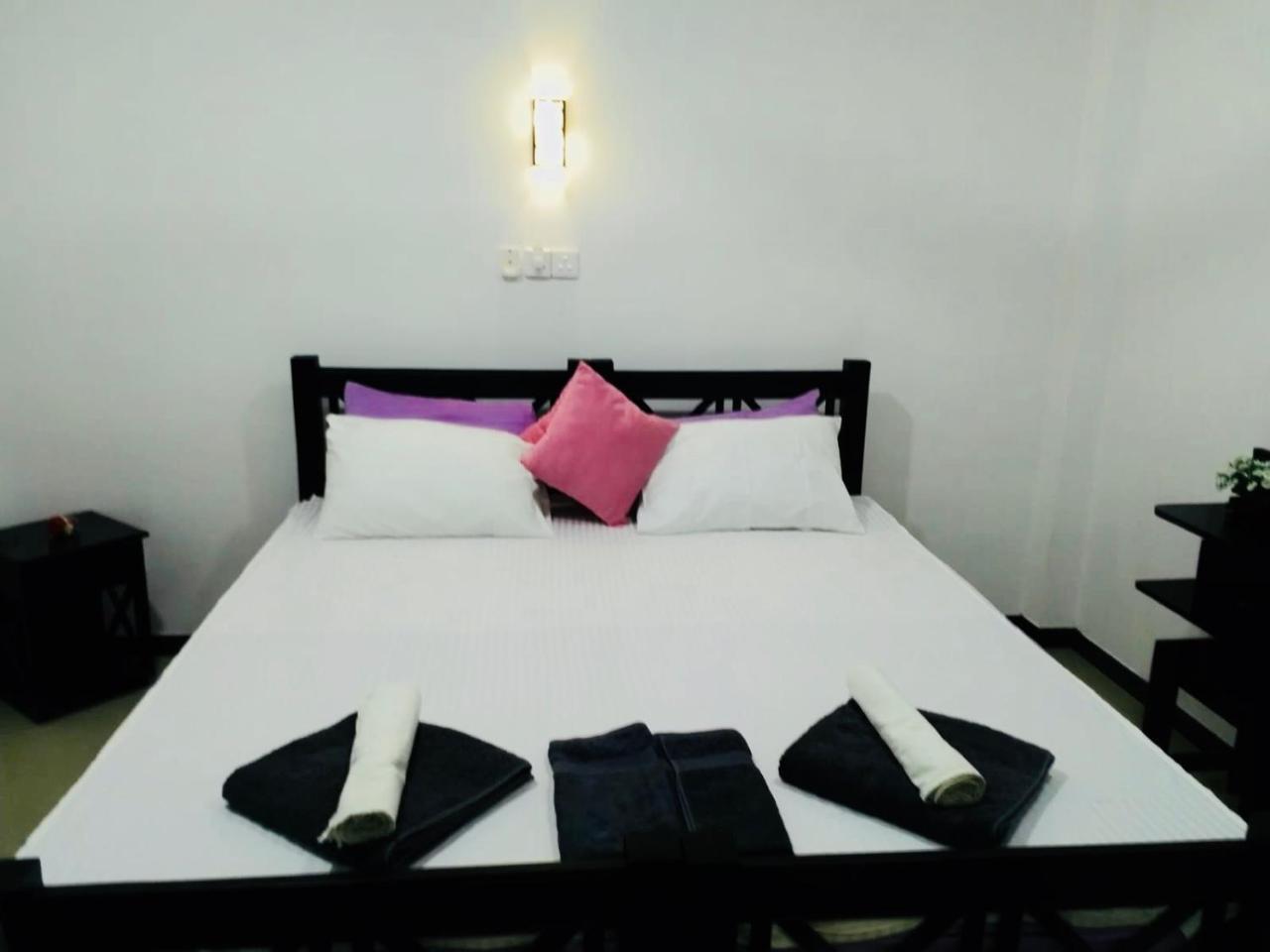 Hikkaduwa Family Inn Luaran gambar