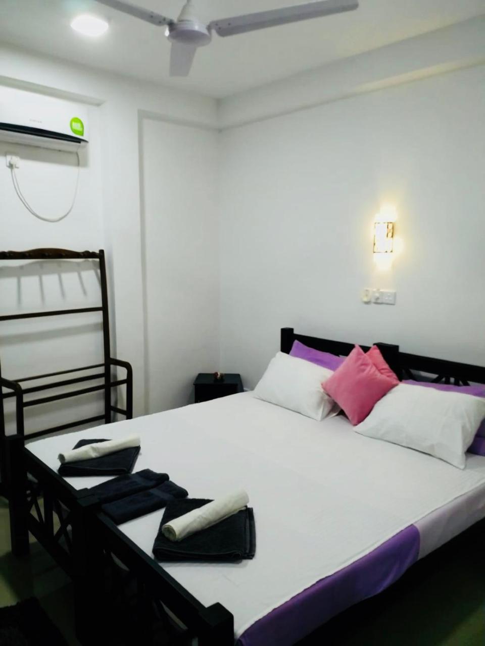 Hikkaduwa Family Inn Luaran gambar